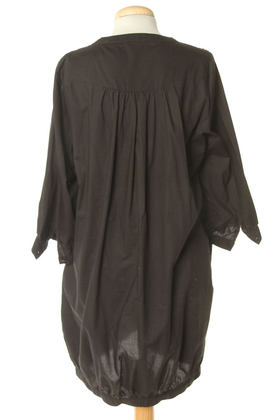 Robe casual Hakei de la taille S, de couleur noir