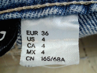 Jupe H&M de la taille 36, de couleur bleu de denim