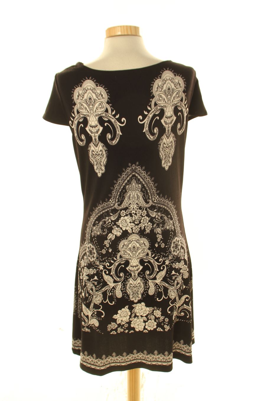 Robe casual ANNA FIELD de la taille 36, de couleur noir