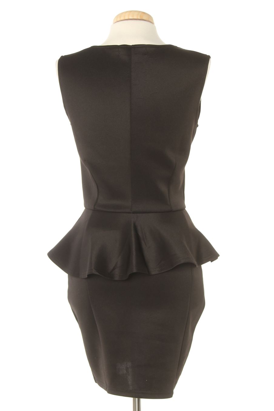Robe casual Boohoo de la taille 36, de couleur noir