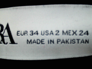 Vaqueros de Zara de la talla 34, de color negro de ropa vaquera