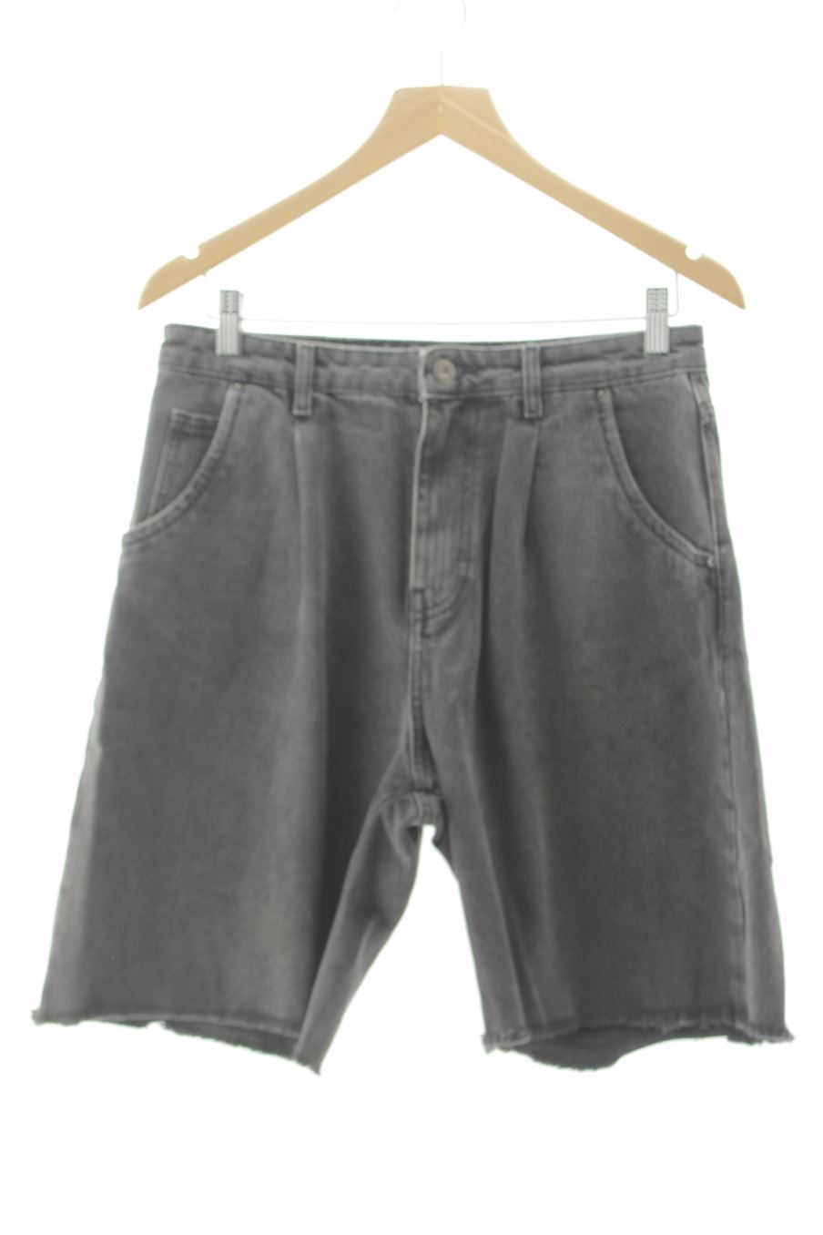 Shorts Zara de la taille 40, de couleur gris