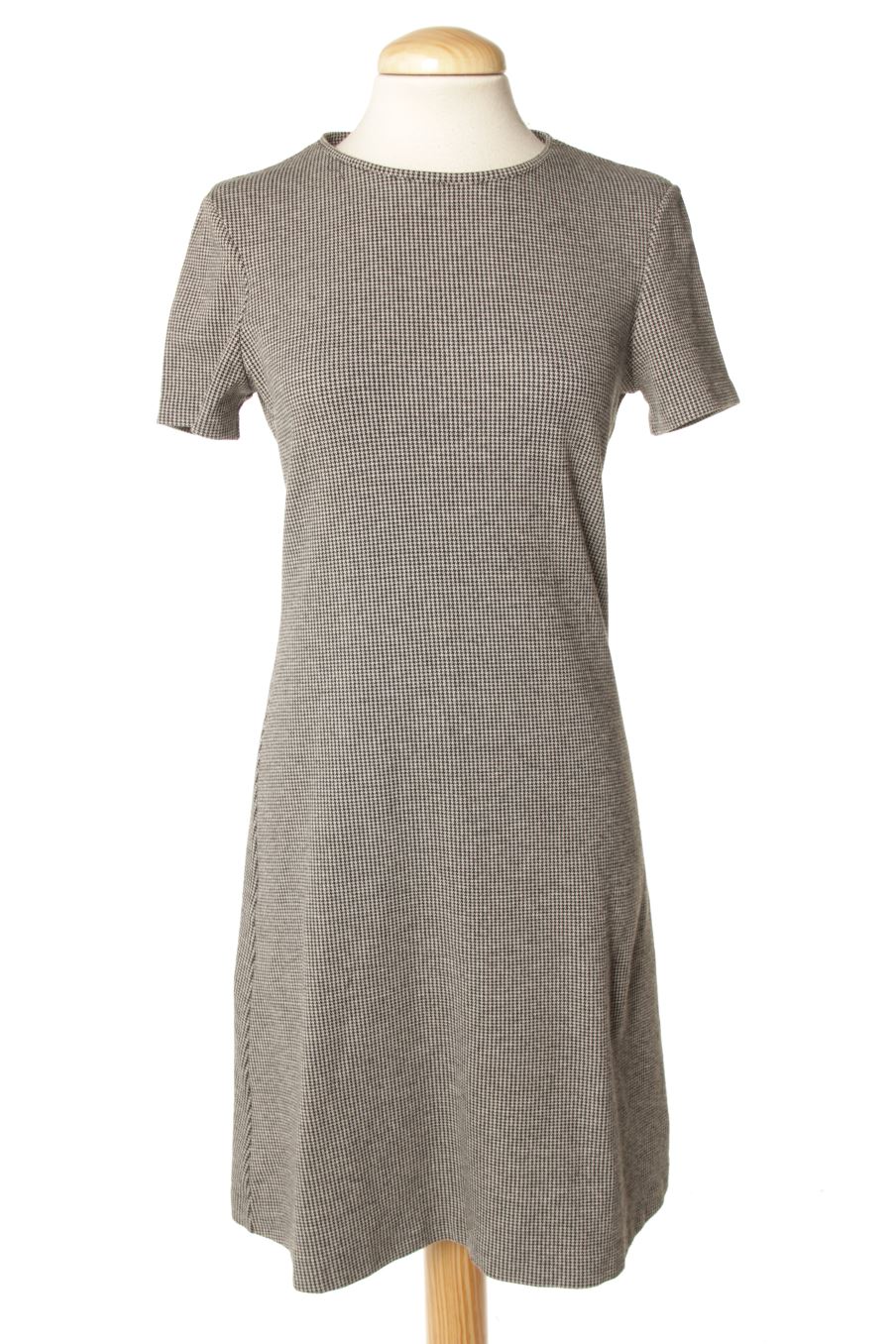 Robe casual Mango de la taille S, de couleur noir