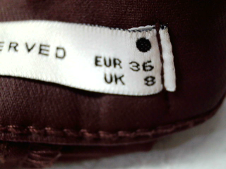 Jeans Reserved de la taille 36, de couleur bordeaux de denim