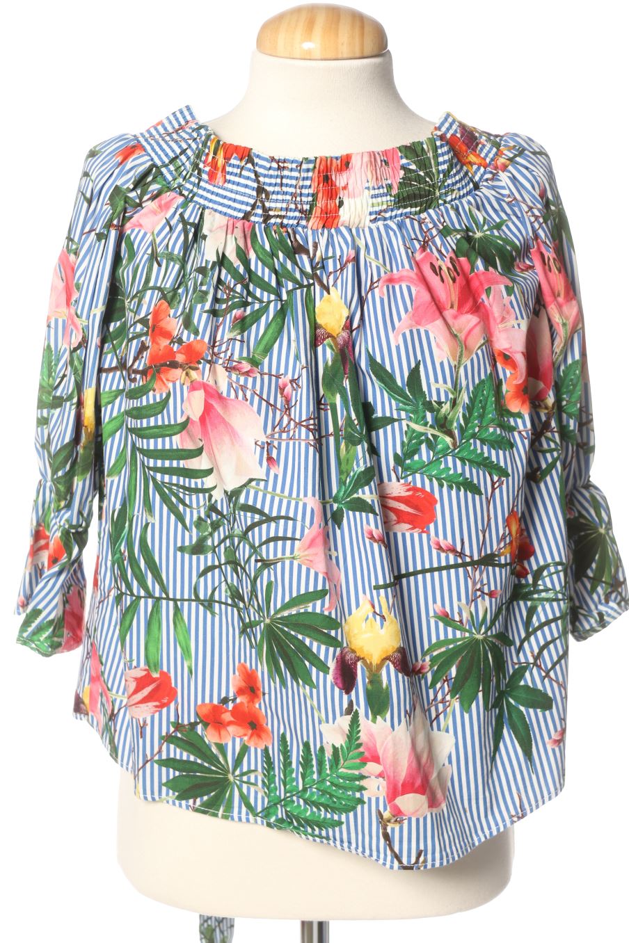 Blusa a maniche corte de Mango de la talla S, de color fiori