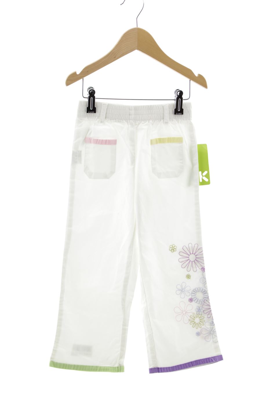 Pantalon AKR Kids de la taille 6 ans avec une étiquette