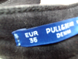 Jeans Pull & Bear de la taille 36, de couleur noir de denim