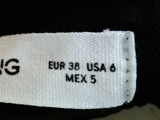 Jeans Mango de la taille 38, de couleur noir de denim