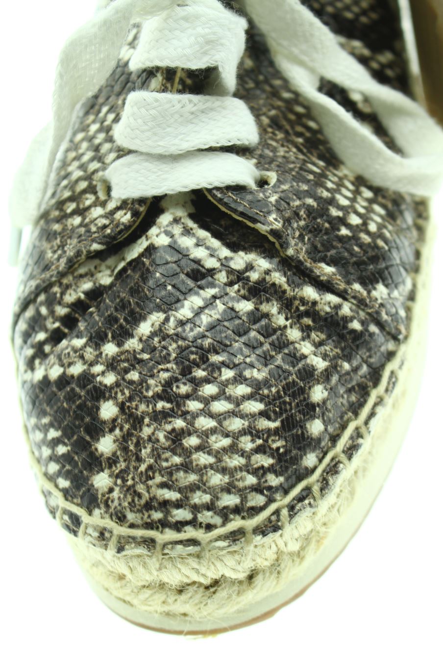 Zapatos planos de Uterqüe de la talla 39, de color animal print de