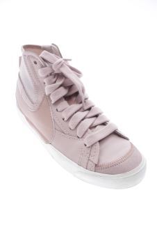 Baskets 42 Nike, photo 1 sur 3