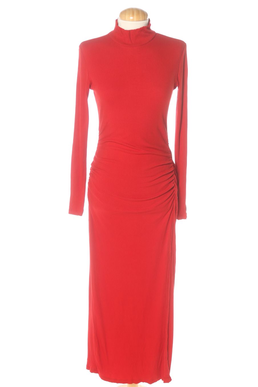 Robe casual Stradivarius de la taille M, de couleur rouge