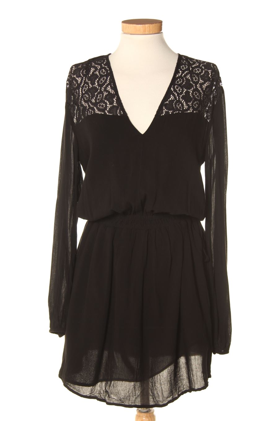 Robe casual Mango de la taille S, de couleur noir