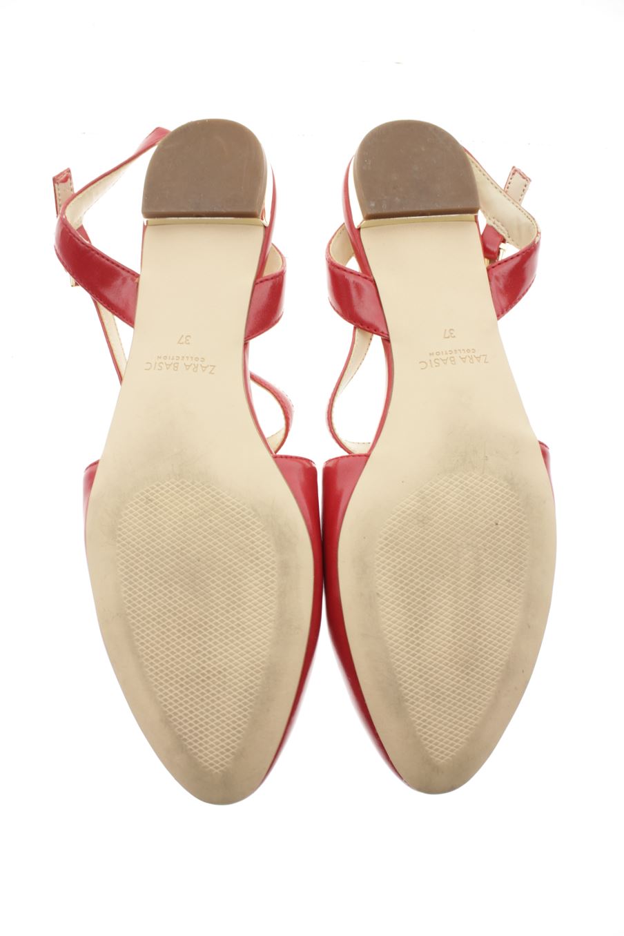 Sandalias planas de Zara de la talla 37, de color rojo de