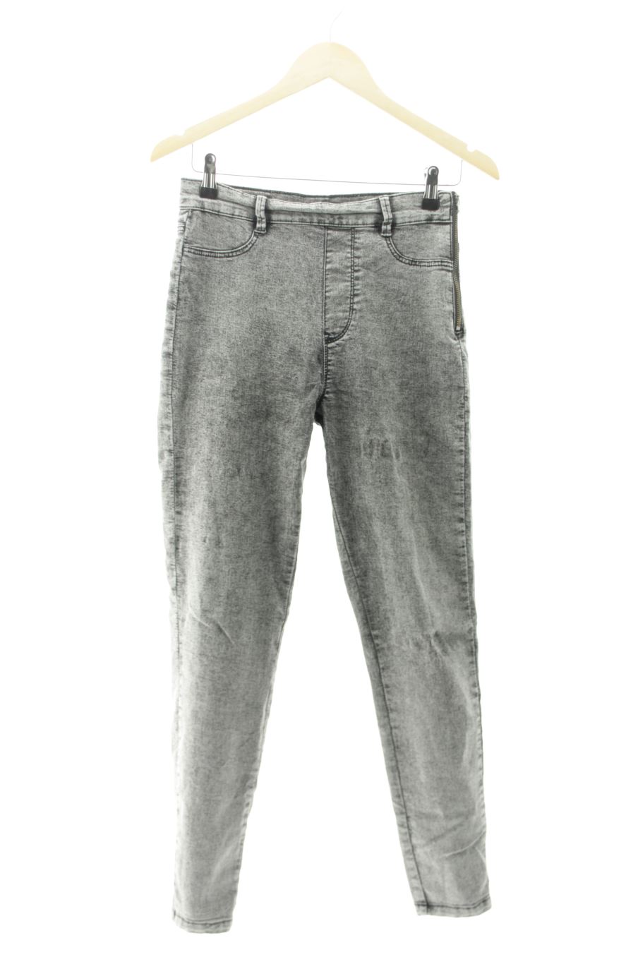 Jeans Stradivarius de la taille 40, de couleur gris de denim