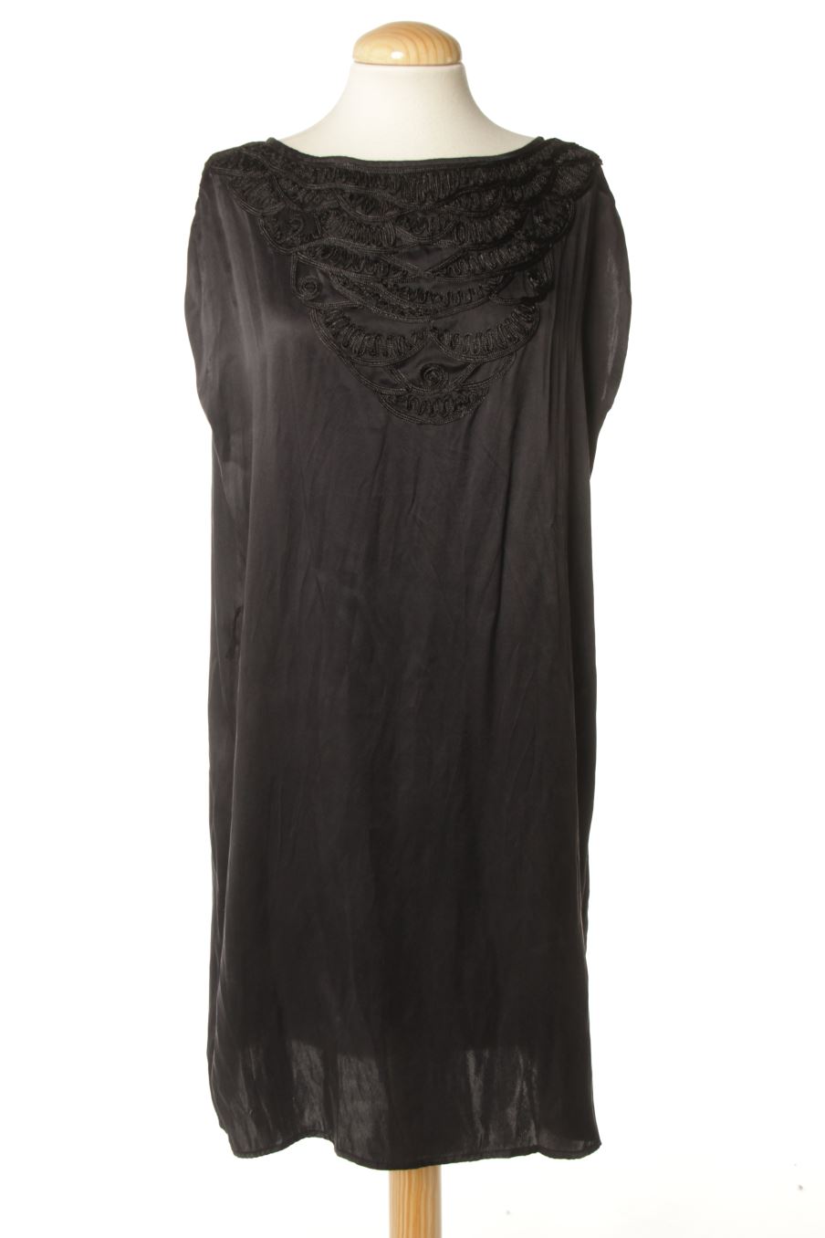 Vestido de Mango de la talla M, de color negro de seda