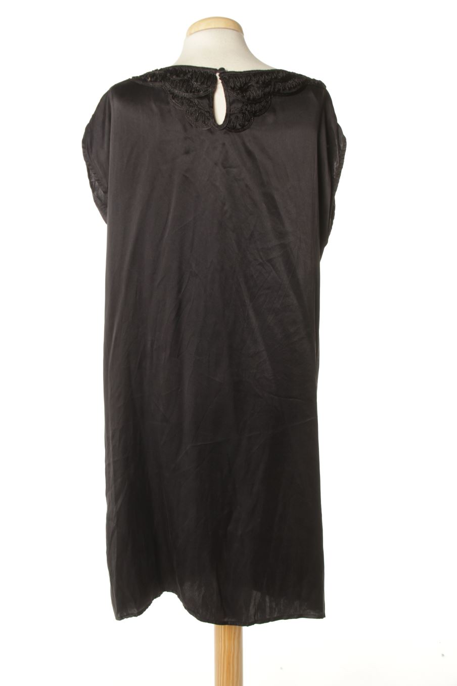 Vestido de Mango de la talla M, de color negro de seda