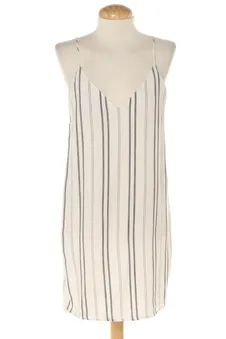 Robe de jour M Bershka, photo 1 sur 2