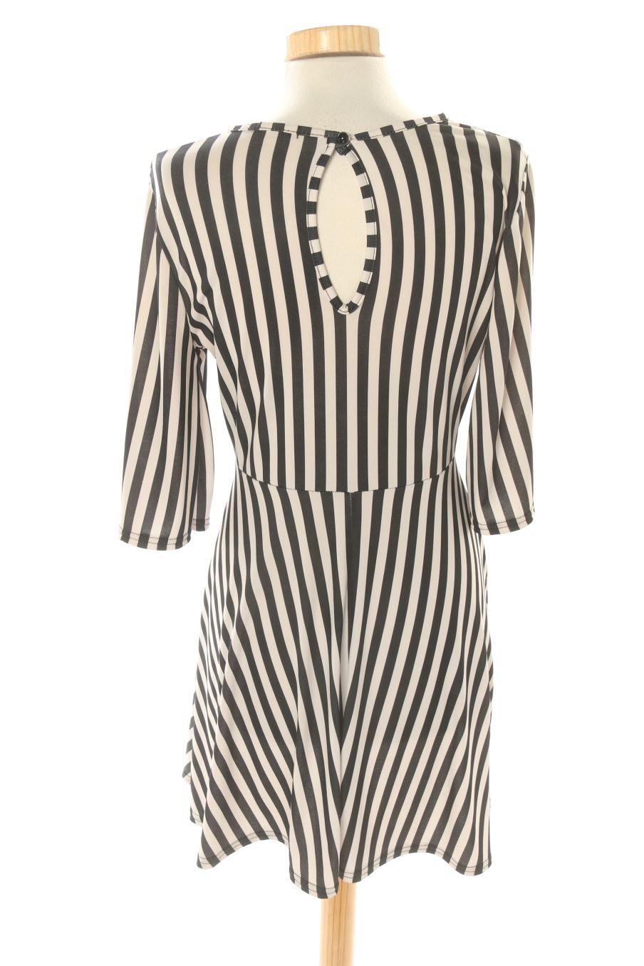 Robe casual Boohoo de la taille 36, de couleur rayures