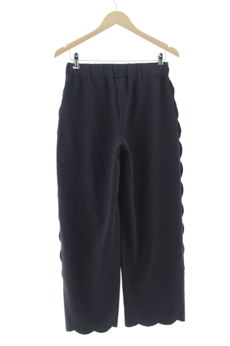 Pantalón de Mango de la talla S, de color negro