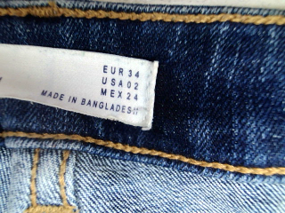 Vaquero de Zara de la talla 34, de color azul de ropa vaquera