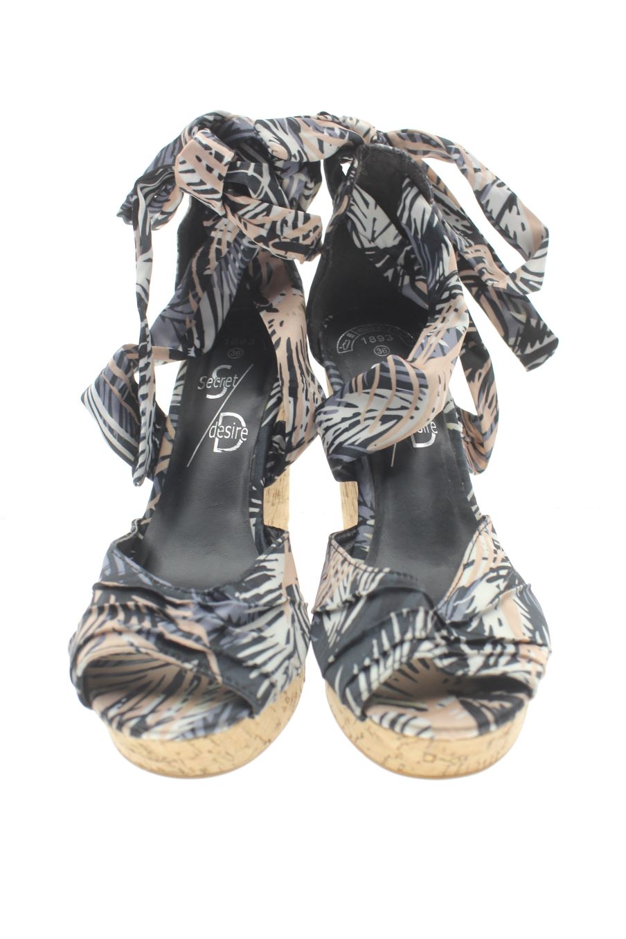 Sandalias tacon de secret desire de la talla 36, de color flores de
