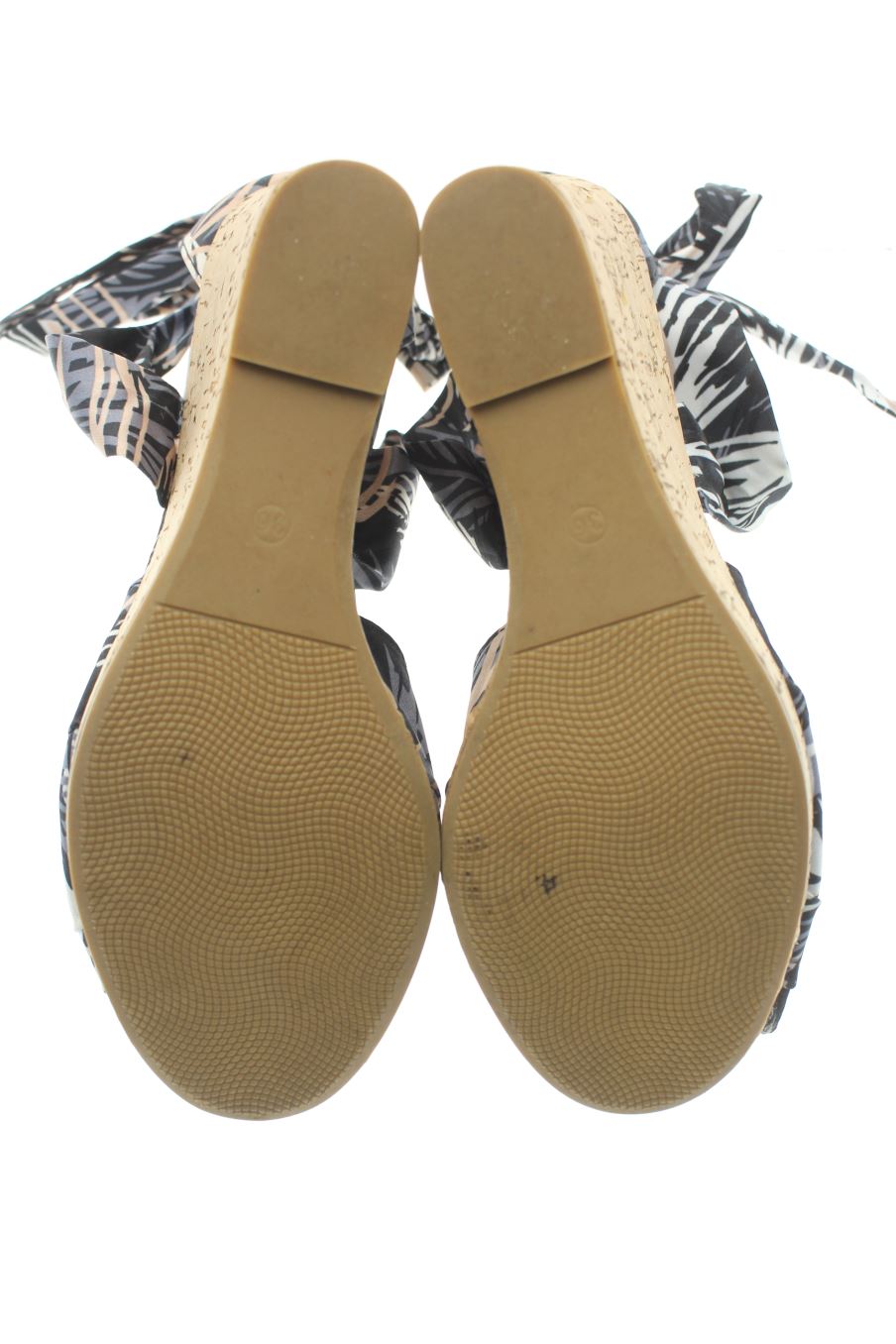 Sandalias tacon de secret desire de la talla 36, de color flores de