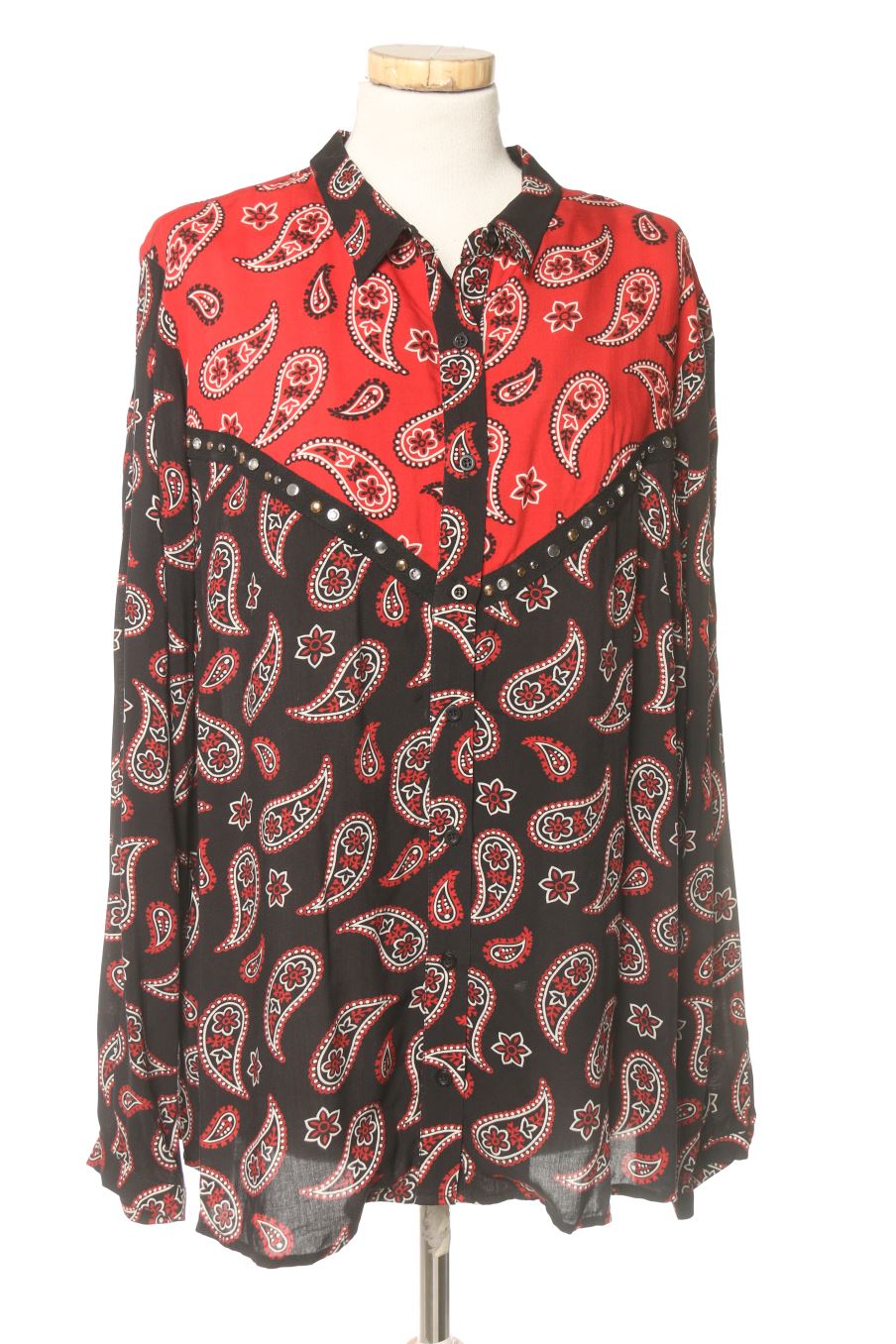Chemise OCTOBER de la taille XL, de couleur imprimés