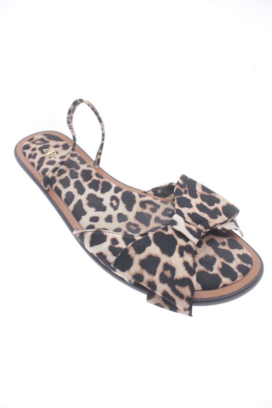 Sandalias planas de Zara de la talla 38, de color stampa animalier