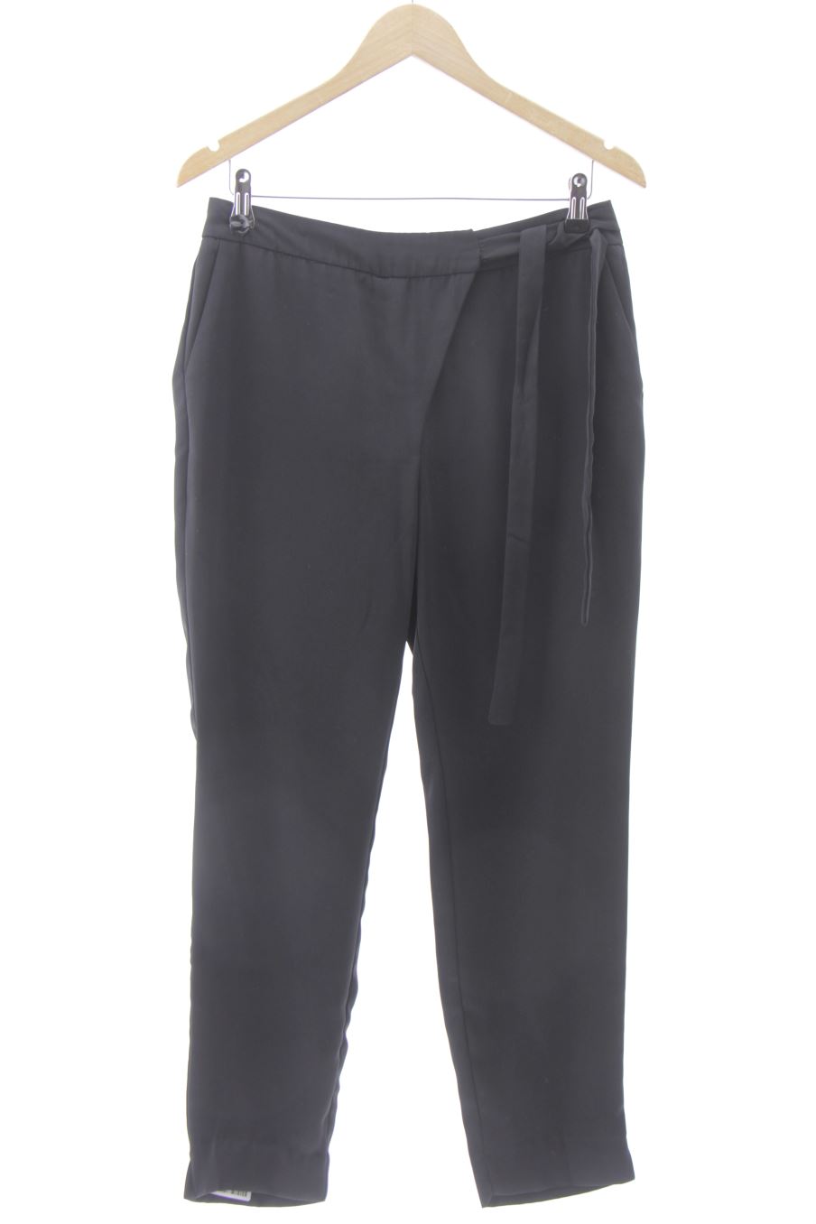 Pantalón de Zara de la talla M, de color negro