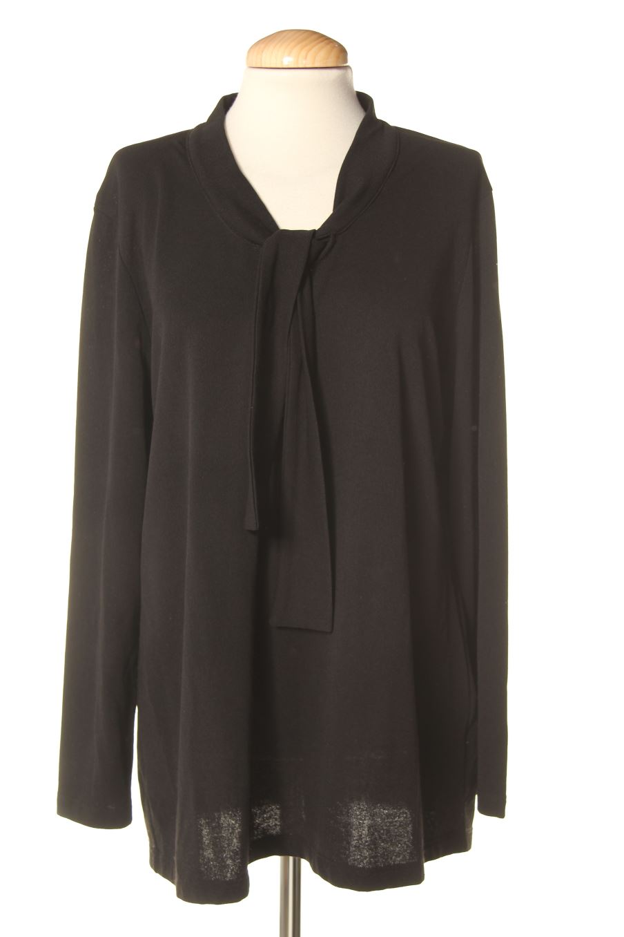 Blusa de manga larga de Elena miro de la talla S, de color negro