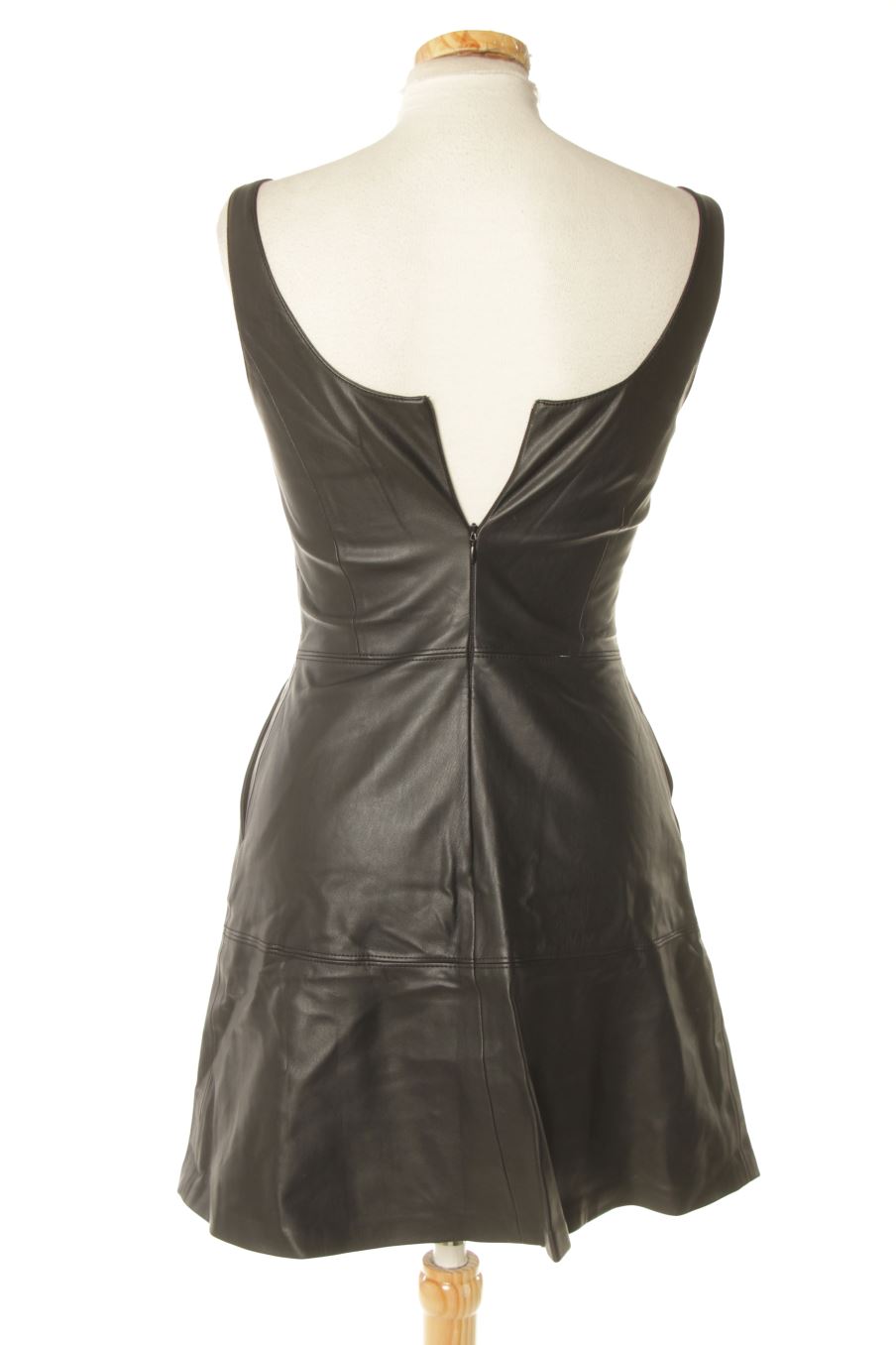 Robe casual Mango de la taille XS, de couleur noir de synthétique