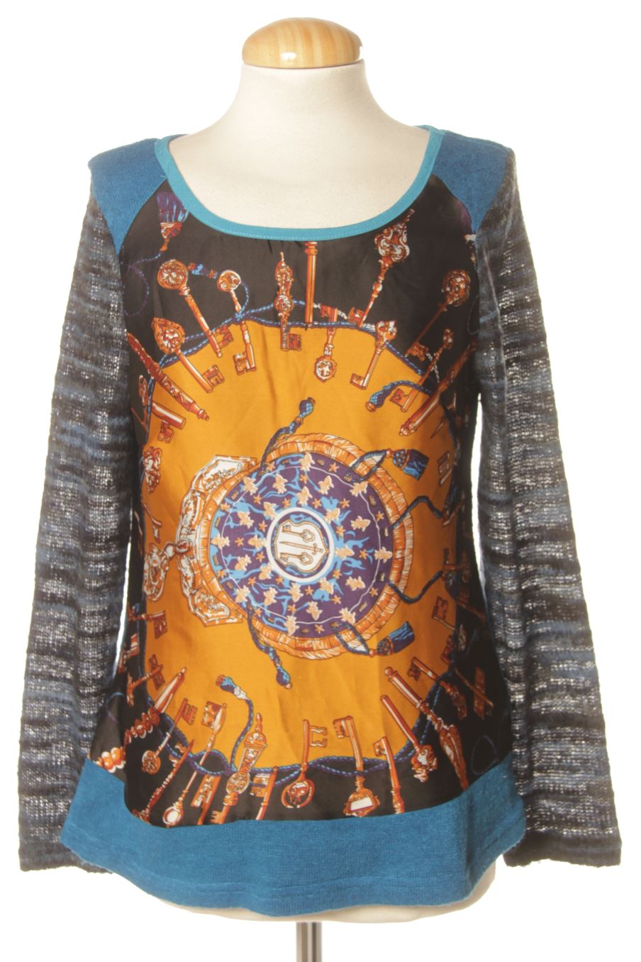 Pull SOPHYLINE de la taille M, de couleur bleu