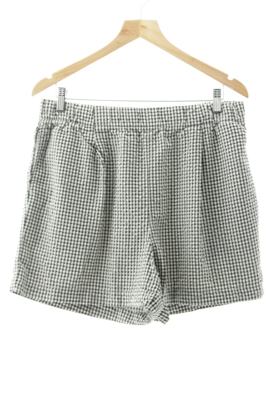 Pantalón corto de Uniqlo de la talla L, de color cuadros