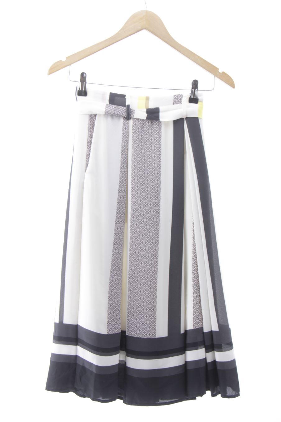 Falda de H&M de la talla 32, de color estampado