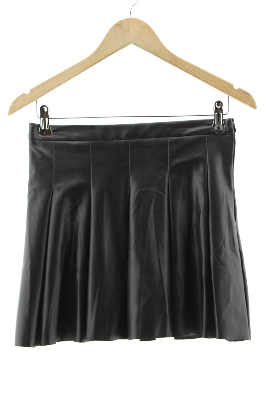 Falda de Pull & Bear de la talla M, de color negro de sintético