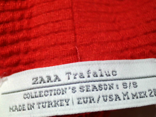 Shorts trf (ZARA) de la taille M, de couleur rouge