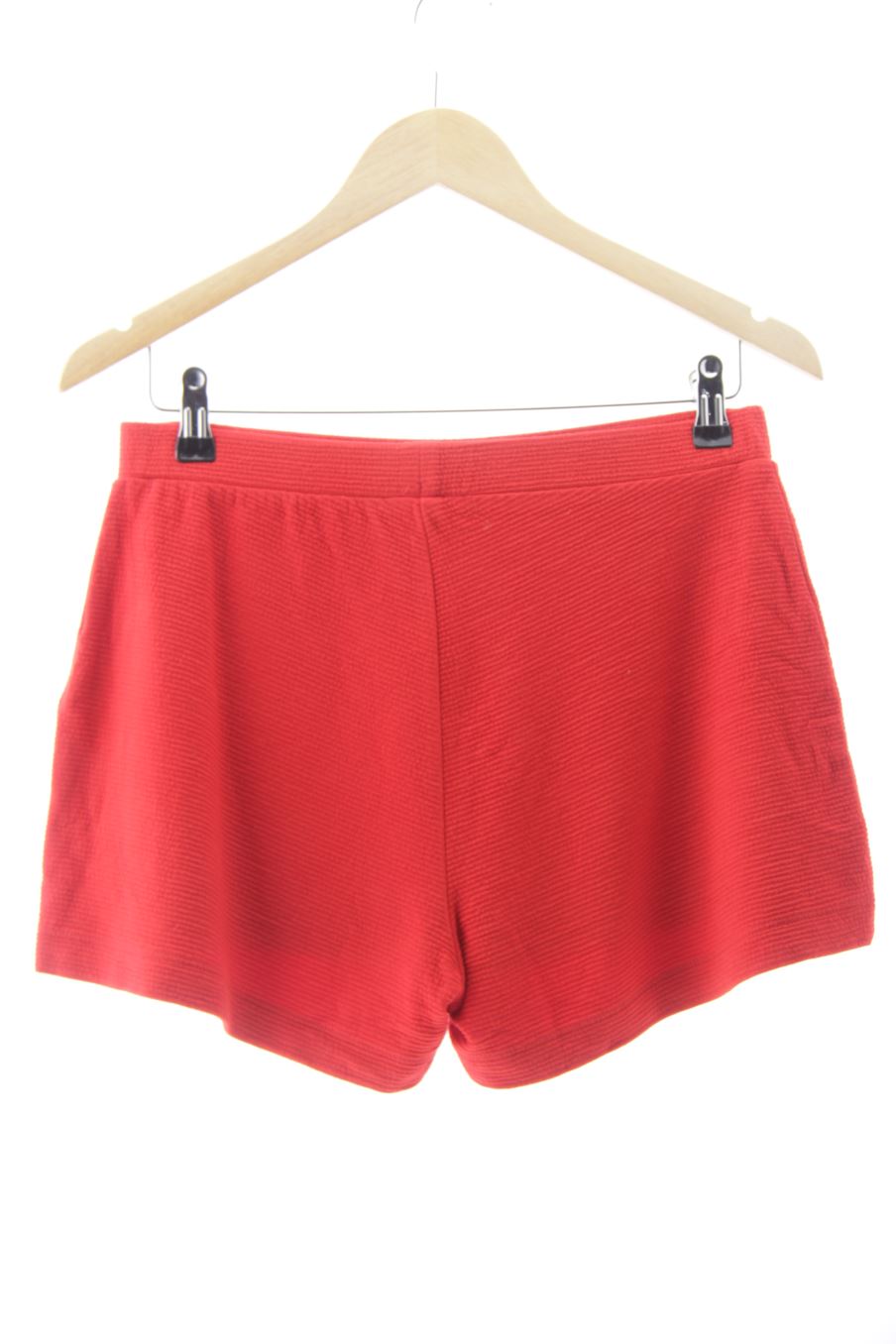 Shorts trf (ZARA) de la taille M, de couleur rouge