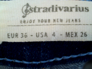 Vaquero de Stradivarius de la talla 36, de color azul de ropa vaquera