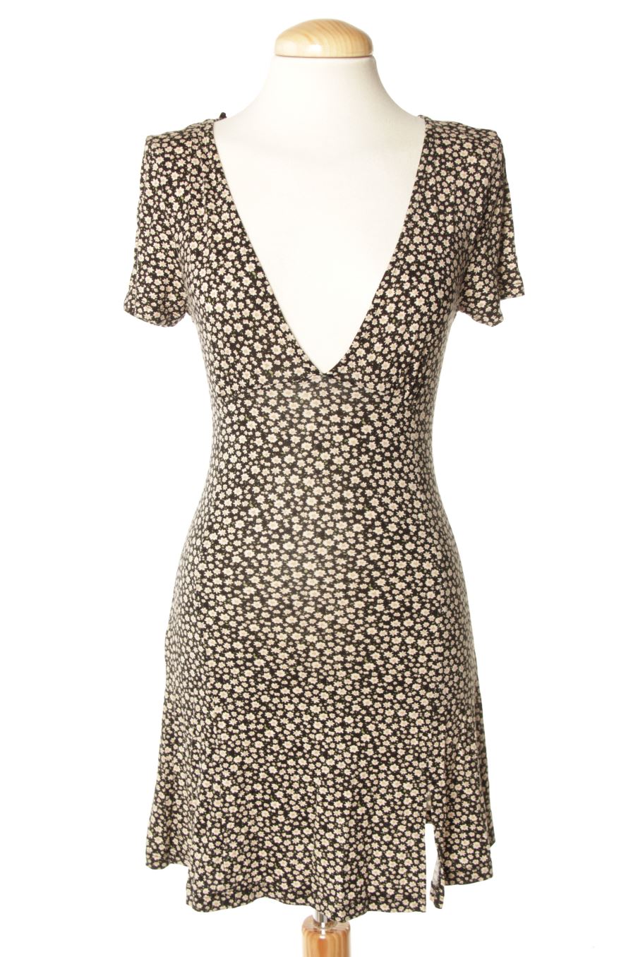 Robe casual Pull & Bear de la taille S, de couleur fleurs