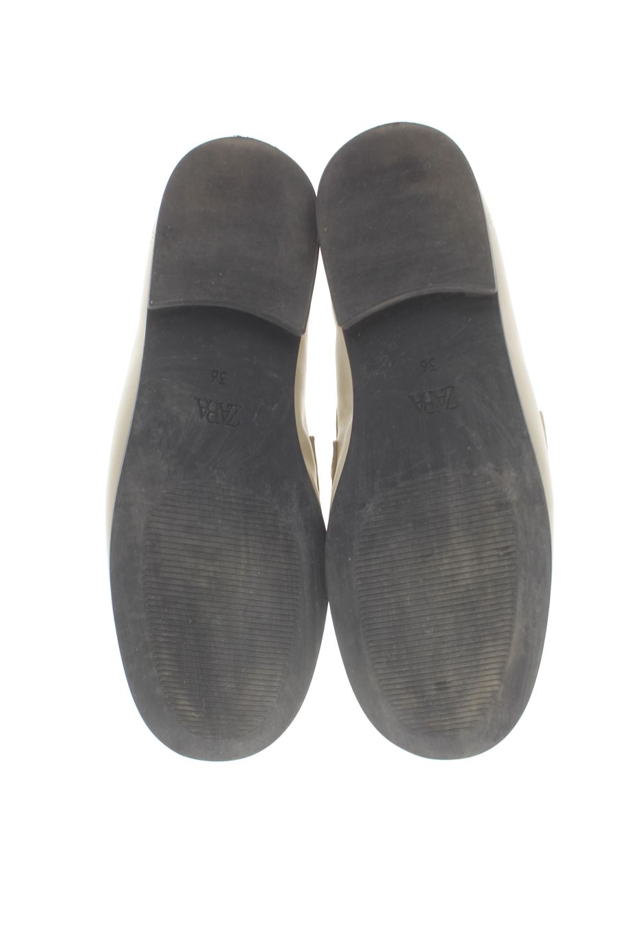 Zapatos planos de Zara de la talla 36, de color beige de
