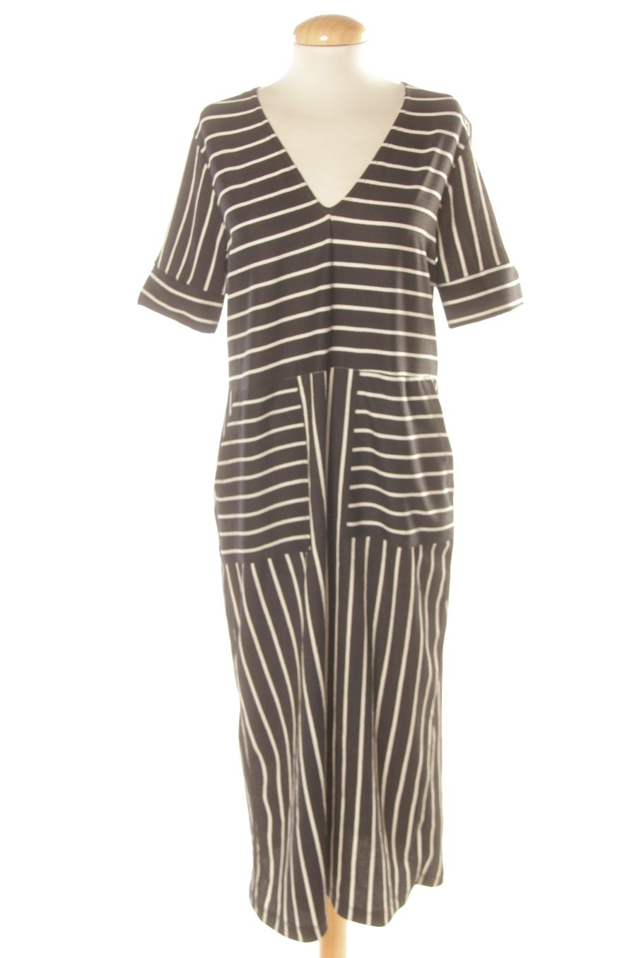 Robe casual Sfera de la taille M, de couleur rayures