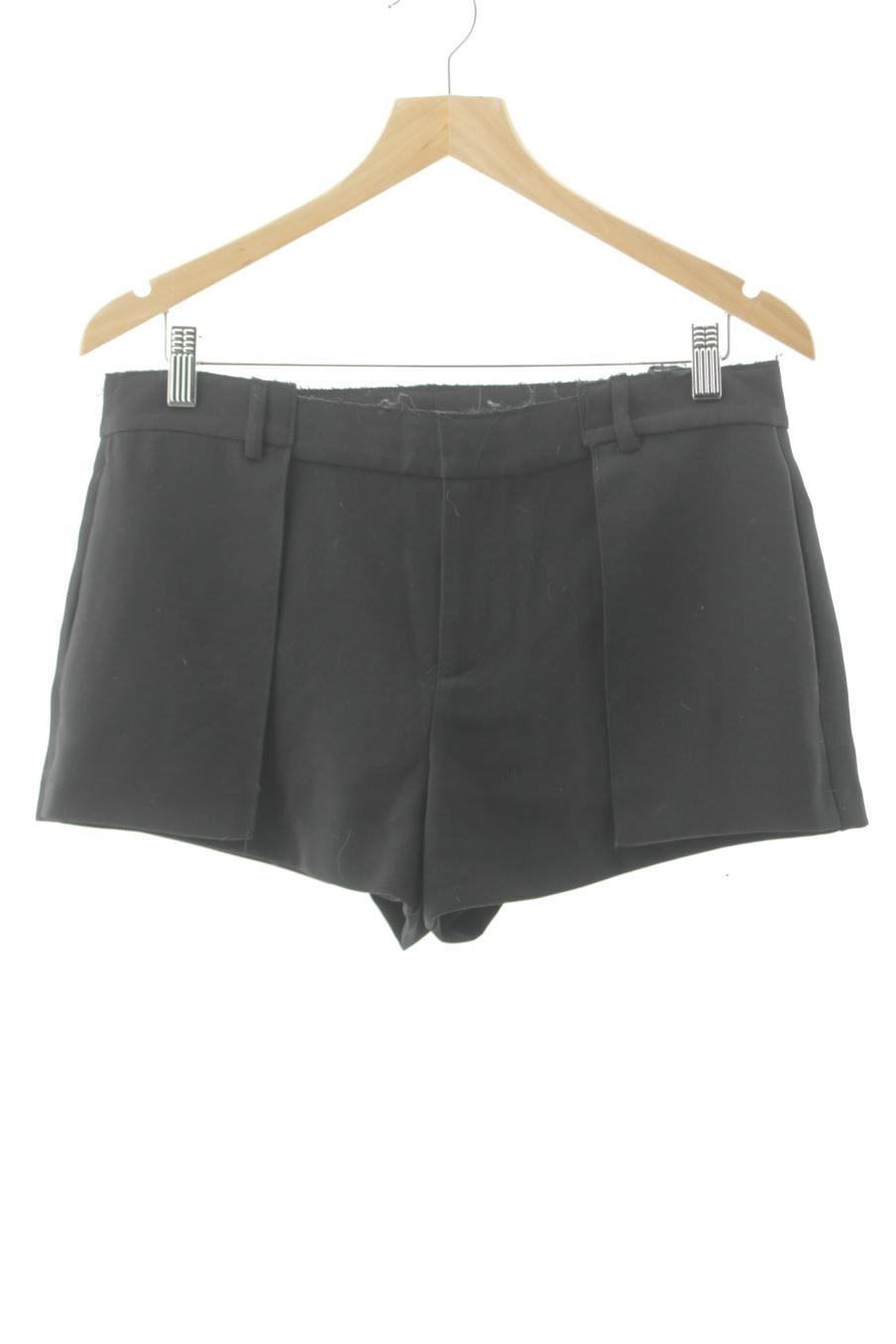 Shorts Zara de la taille M, de couleur noir