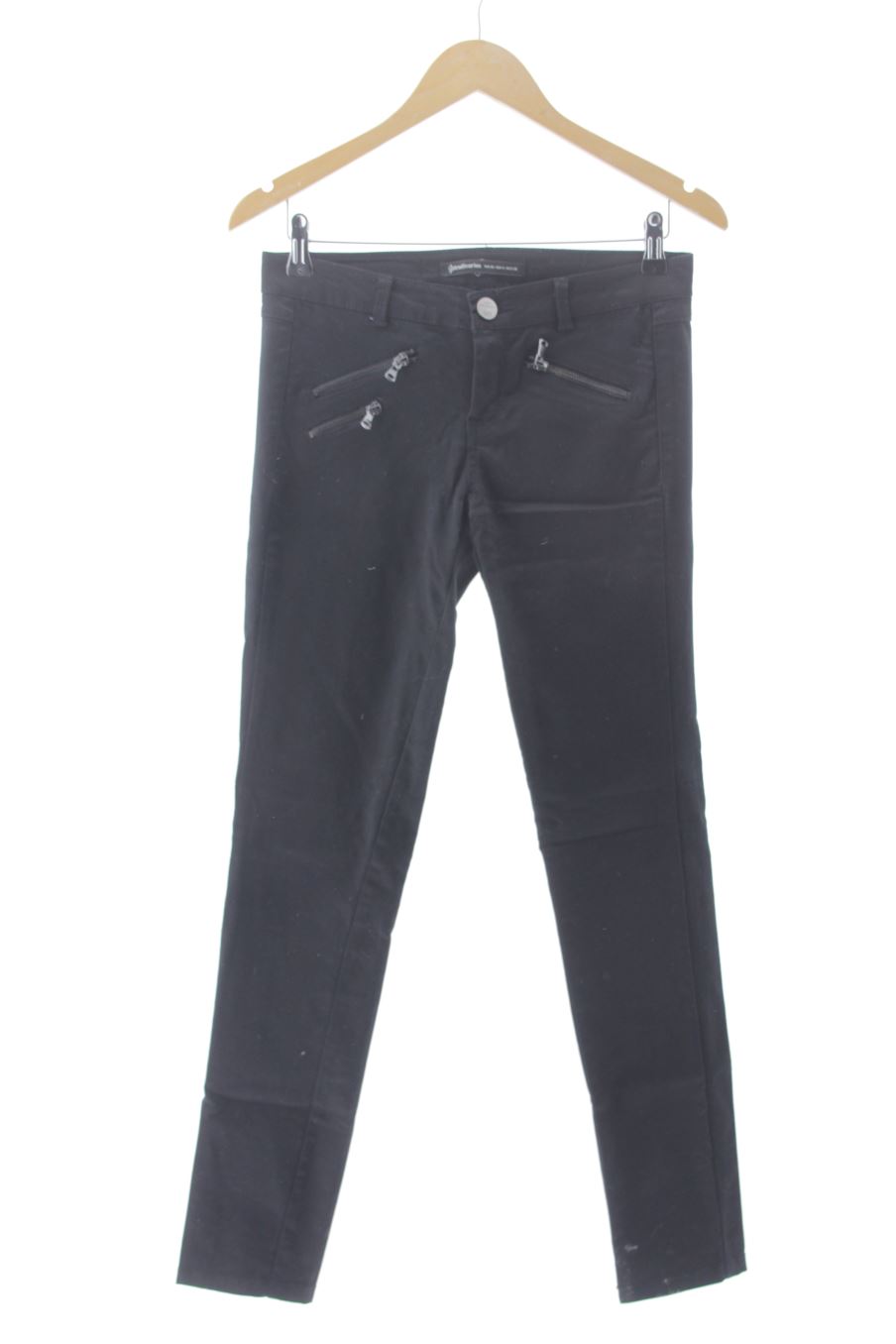 Vaquero de Stradivarius de la talla 38, de color negro de ropa vaquera