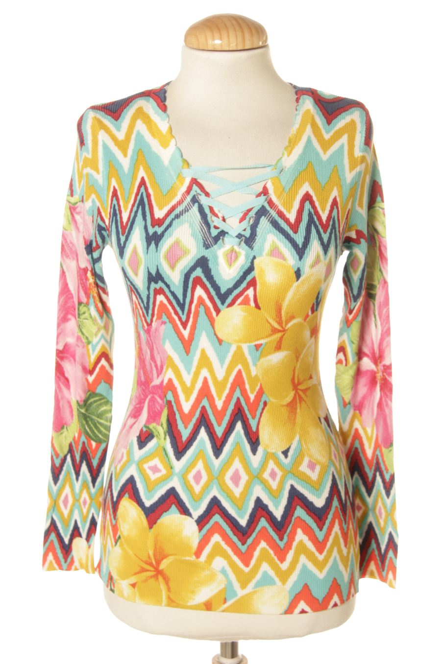 Pull Desigual de la taille M, de couleur imprimés