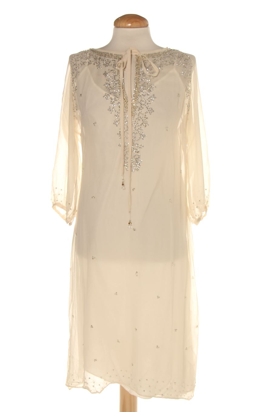 Robe Zara de la taille M, de couleur beige de soie