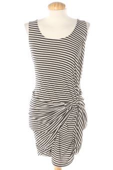 Vestido casual M The Vanity Room