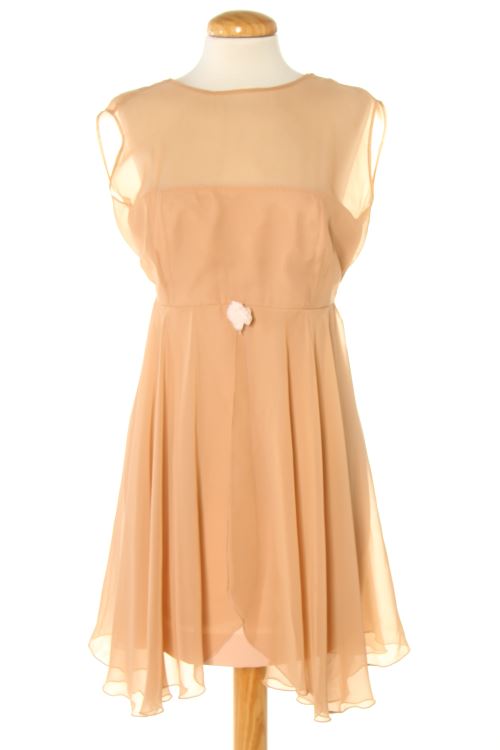Aufwändiges Kleid