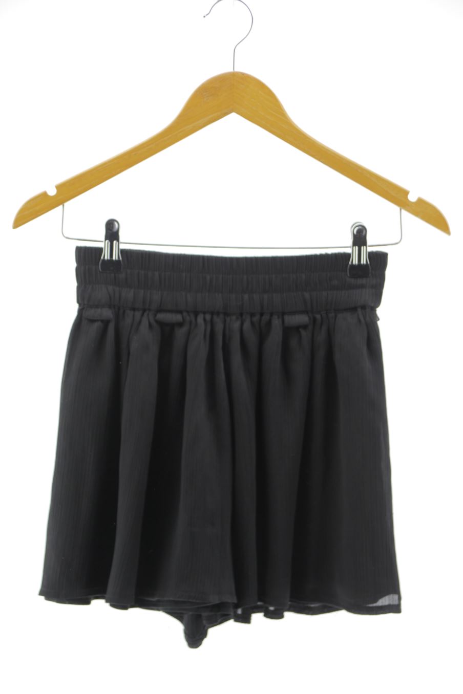 Pantaloni corti de Bershka de la talla S, de color nero