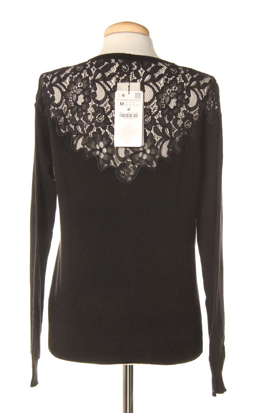Chaqueta de Zara de la talla M, de color negro