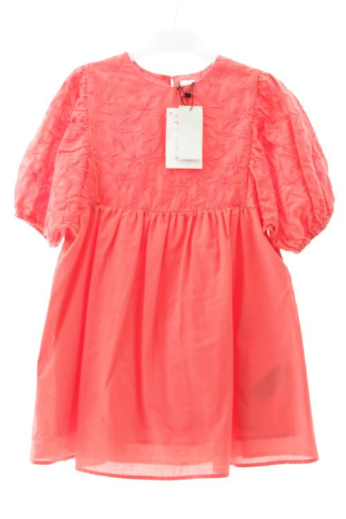 Aufwändiges Kleid